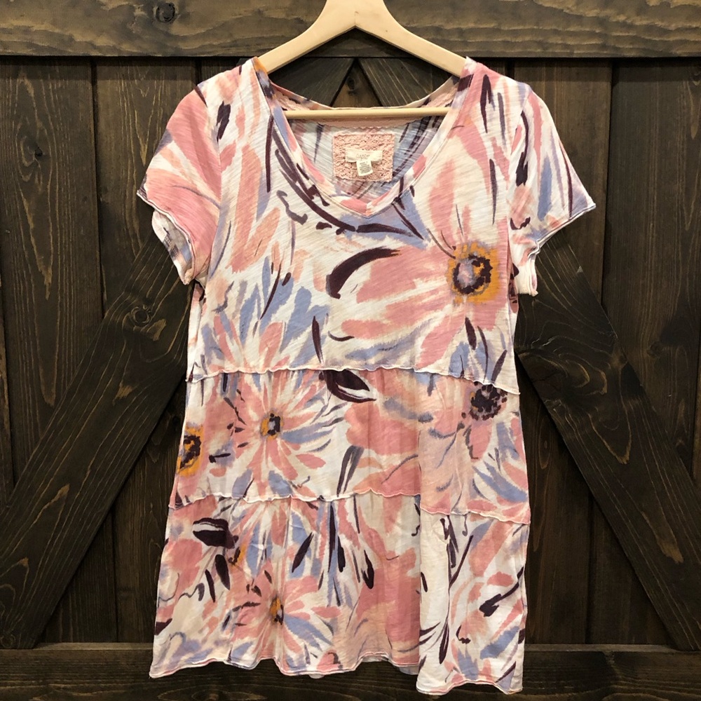 Cupio floral tiered tshirt size medium